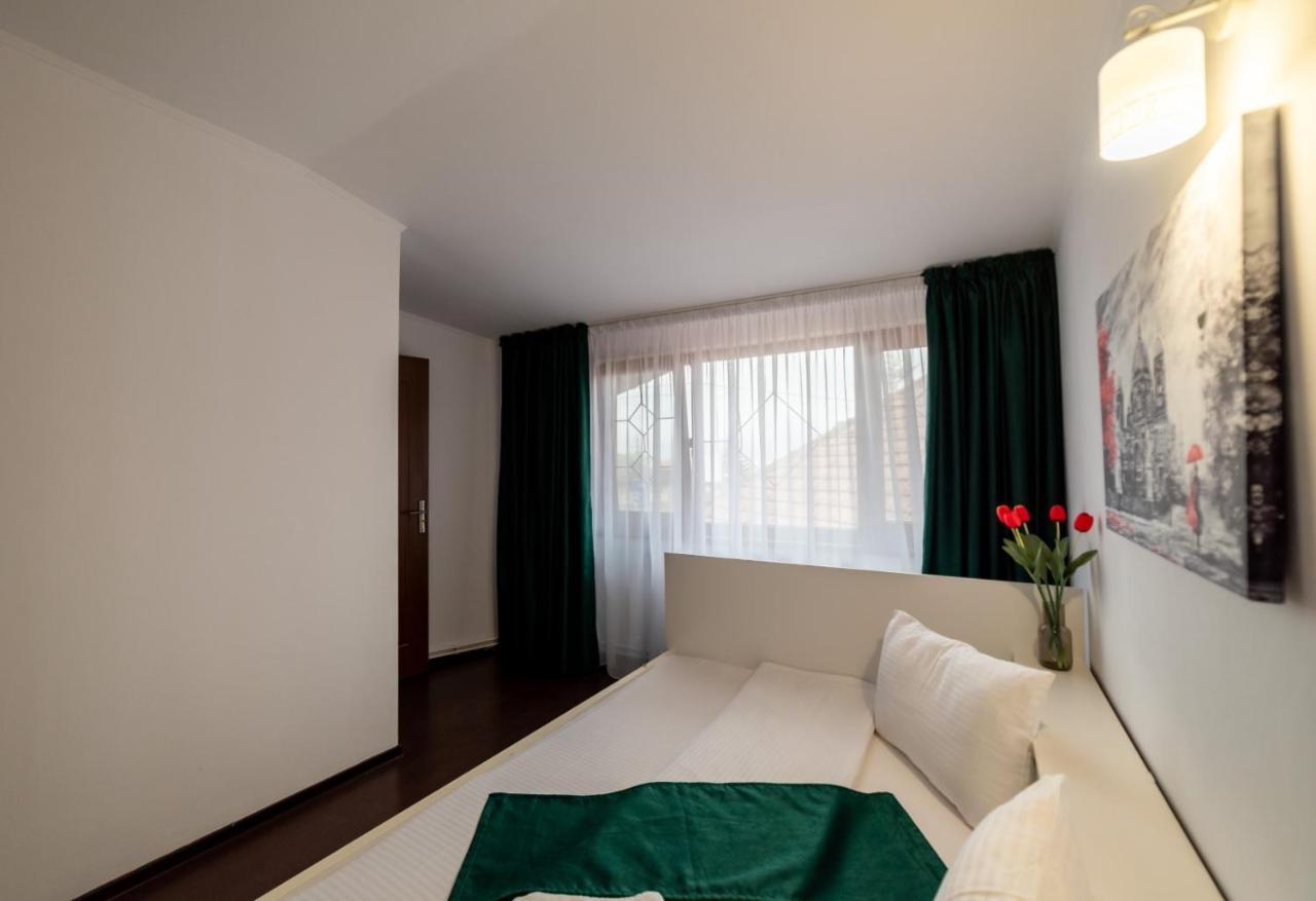 Ghimbav Escala Rooms מראה חיצוני תמונה
