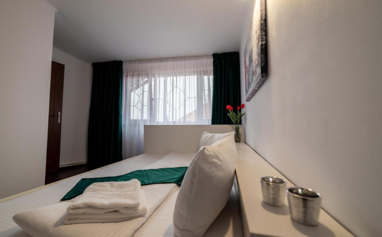 Ghimbav Escala Rooms מראה חיצוני תמונה