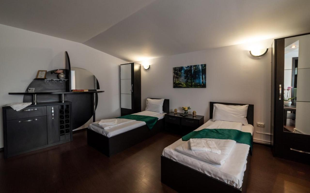 Ghimbav Escala Rooms מראה חיצוני תמונה