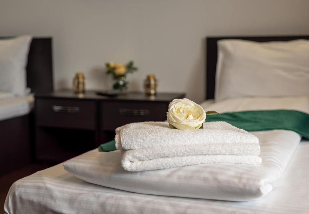Ghimbav Escala Rooms מראה חיצוני תמונה