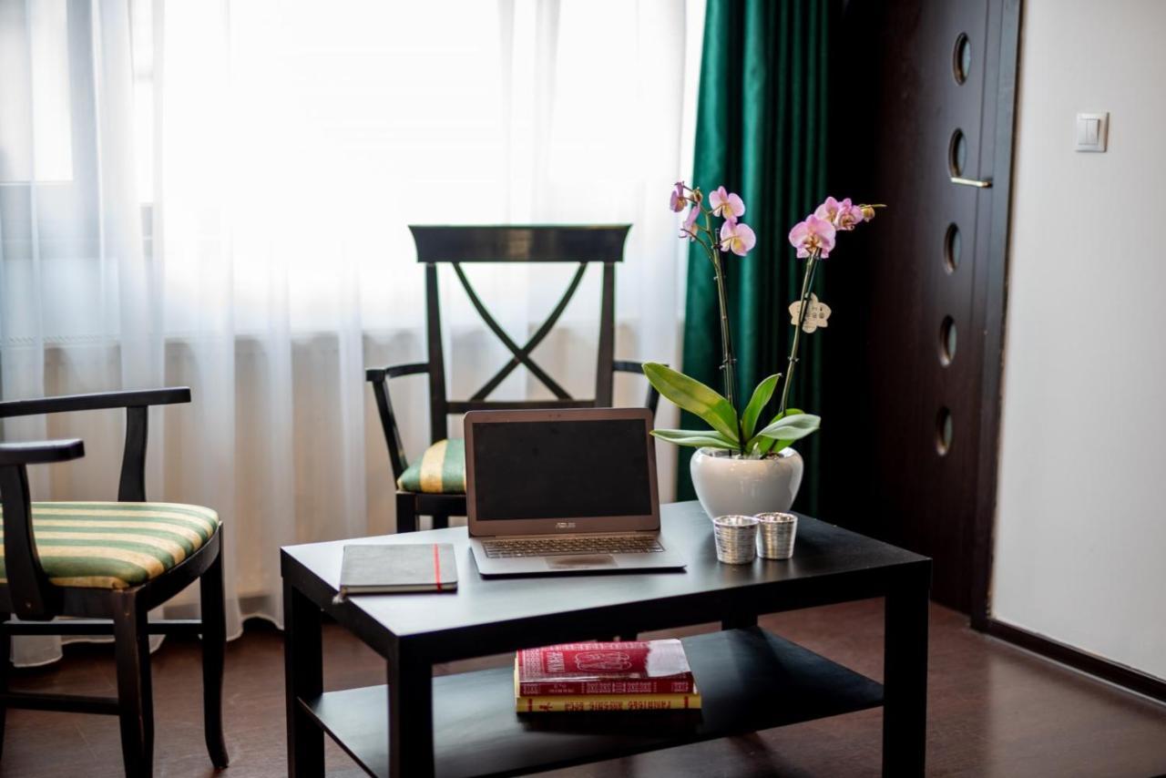 Ghimbav Escala Rooms מראה חיצוני תמונה
