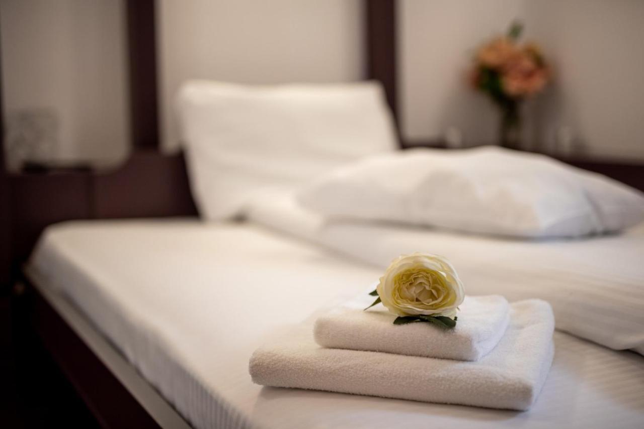 Ghimbav Escala Rooms מראה חיצוני תמונה