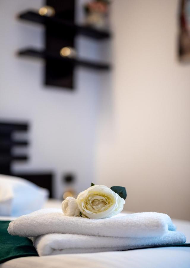 Ghimbav Escala Rooms מראה חיצוני תמונה