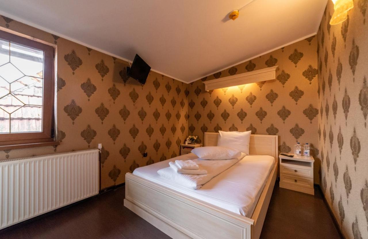 Ghimbav Escala Rooms מראה חיצוני תמונה