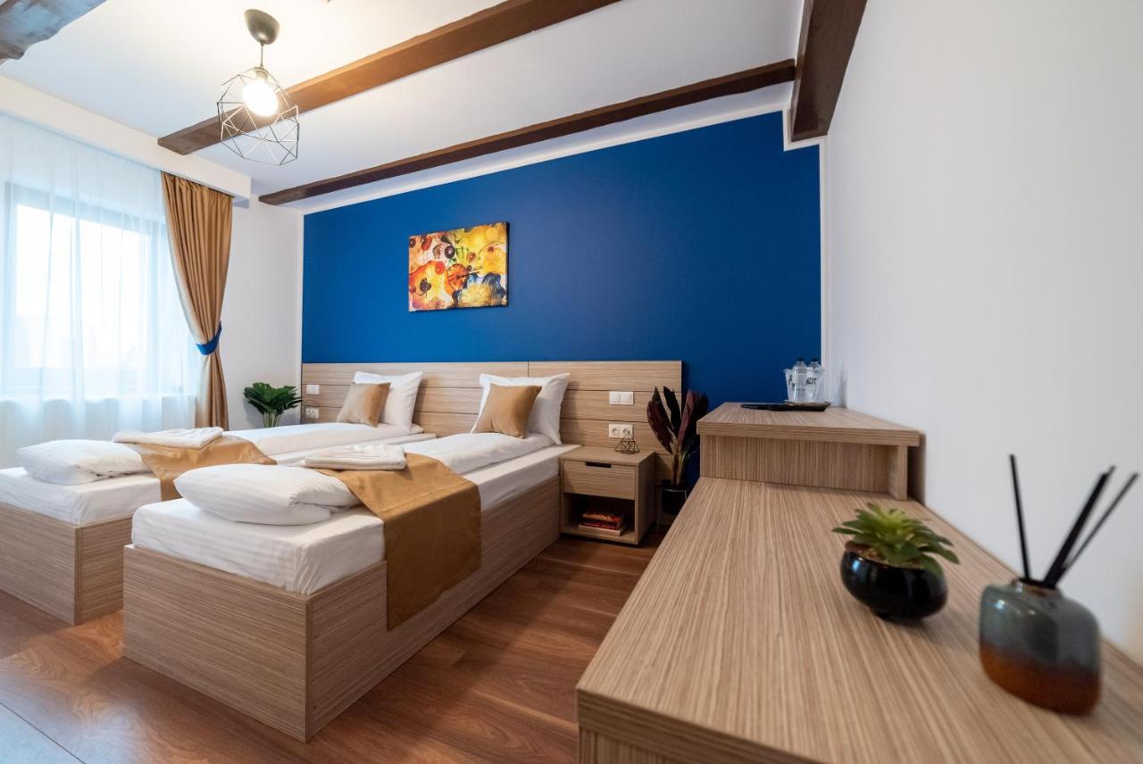 Ghimbav Escala Rooms מראה חיצוני תמונה
