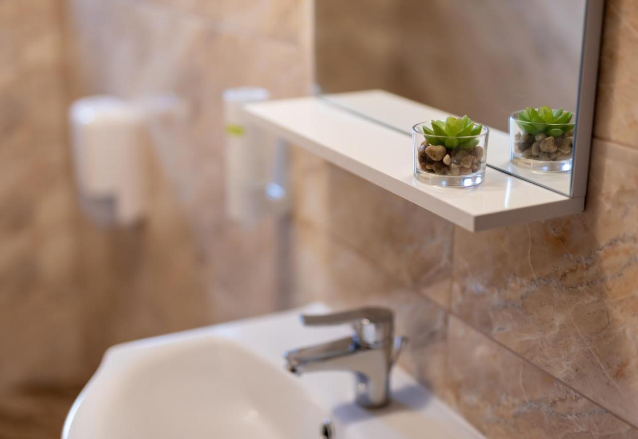 Ghimbav Escala Rooms מראה חיצוני תמונה