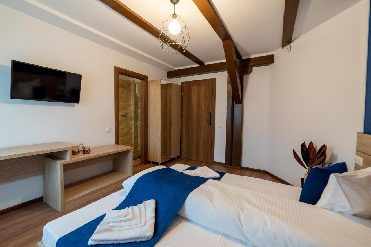 Ghimbav Escala Rooms מראה חיצוני תמונה