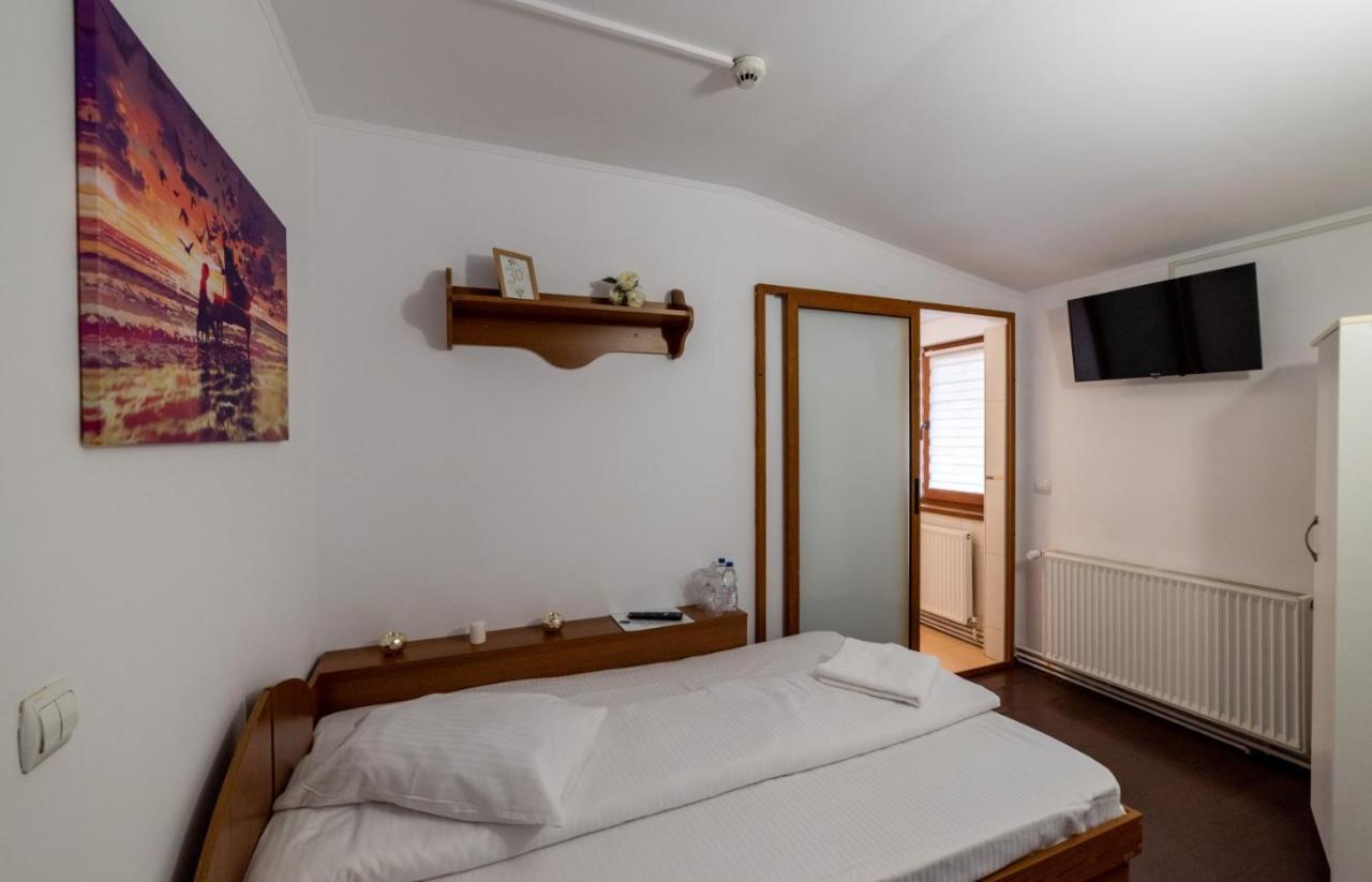 Ghimbav Escala Rooms מראה חיצוני תמונה