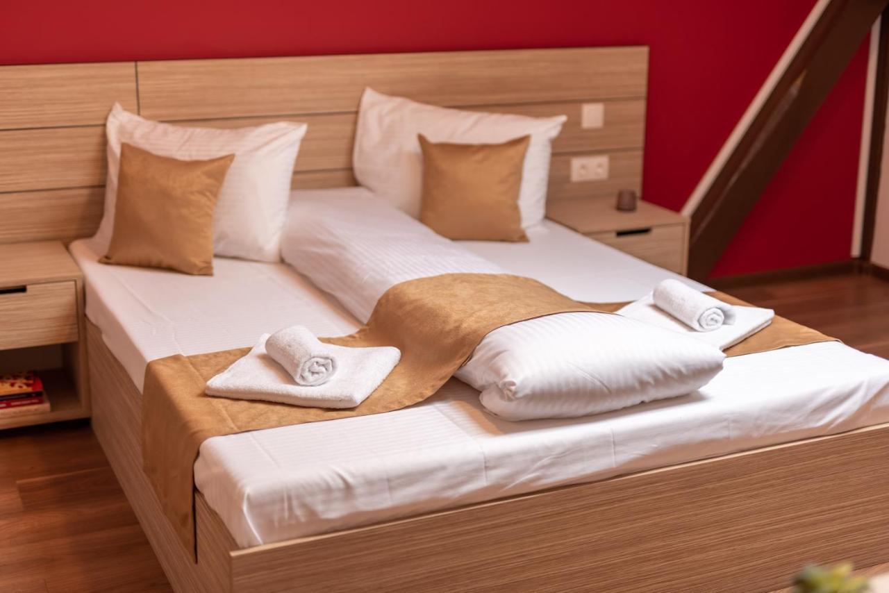 Ghimbav Escala Rooms מראה חיצוני תמונה