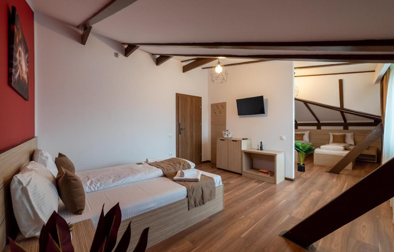 Ghimbav Escala Rooms מראה חיצוני תמונה