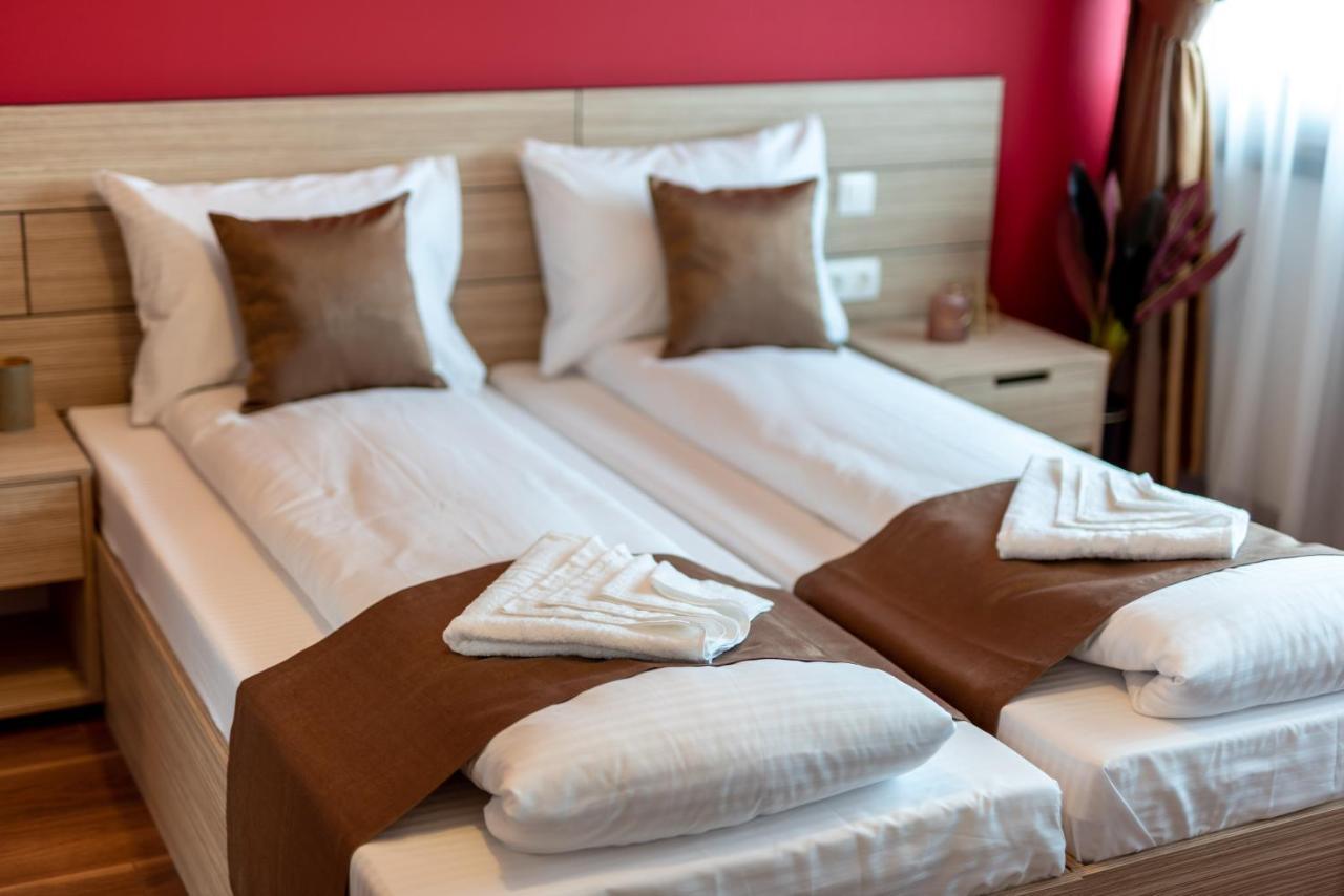 Ghimbav Escala Rooms מראה חיצוני תמונה