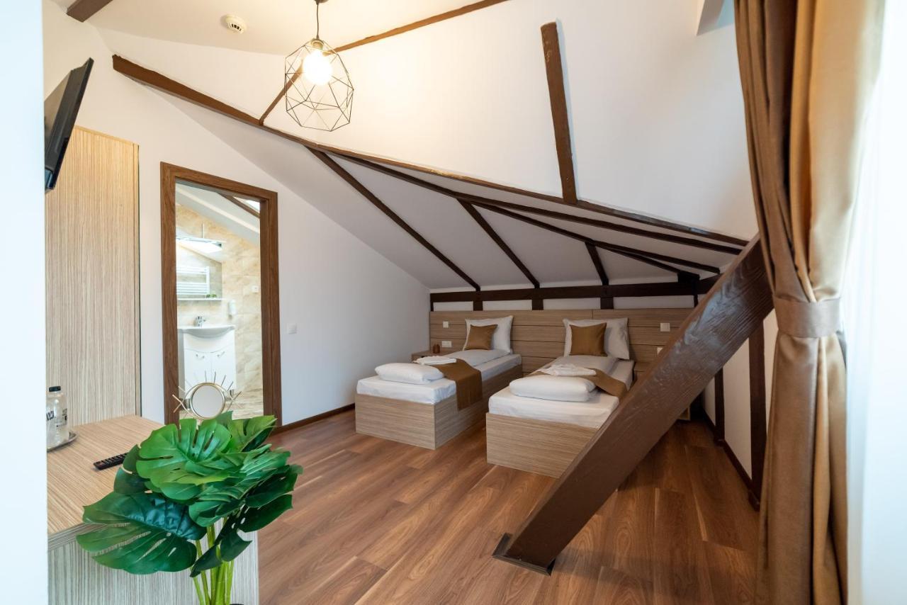 Ghimbav Escala Rooms מראה חיצוני תמונה